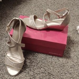 Dream Pairs gold sparkly heels